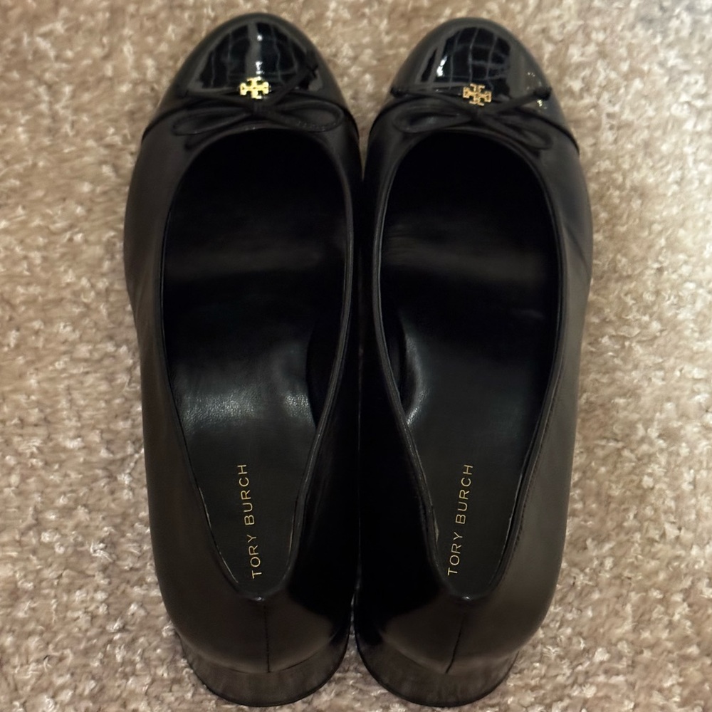 NEW Tory Burch Cap Toe Pumps - Picture 7 of 9